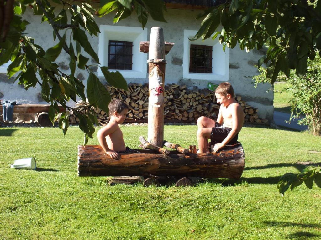 Ferienhaus "Zur Alten Schmiede" Mariahof Luaran gambar